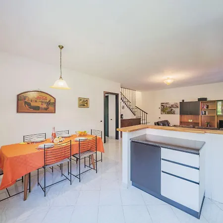Lucerna Due-1 By Interhome בית נופש אמליה