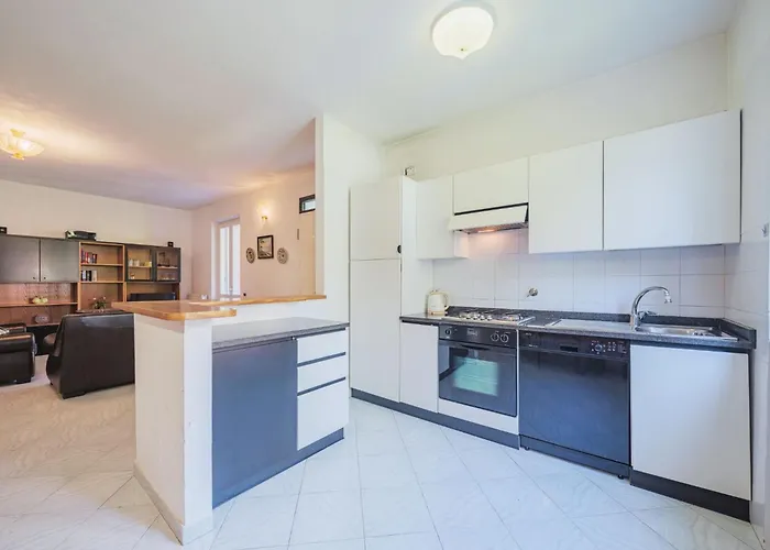 Lucerna Due-1 By Interhome Prázdninový dům