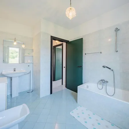 Lucerna Due-1 By Interhome